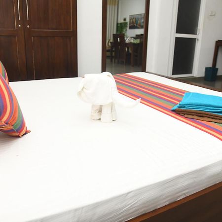 Wild Park Safari Home Stay Udawalawe Bagian luar foto