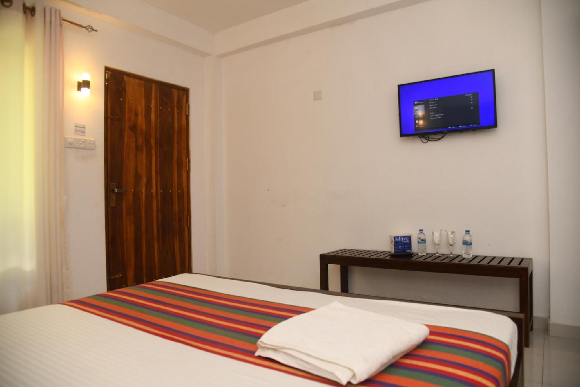 Wild Park Safari Home Stay Udawalawe Bagian luar foto