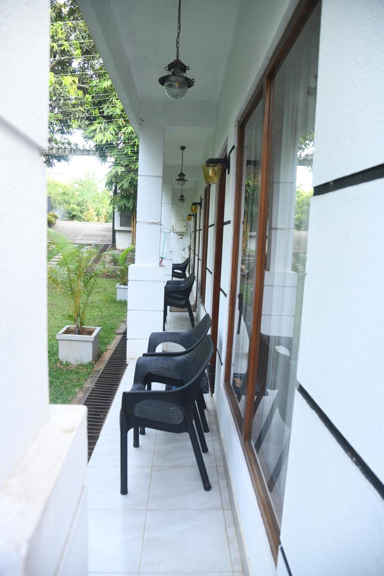 Wild Park Safari Home Stay Udawalawe Bagian luar foto