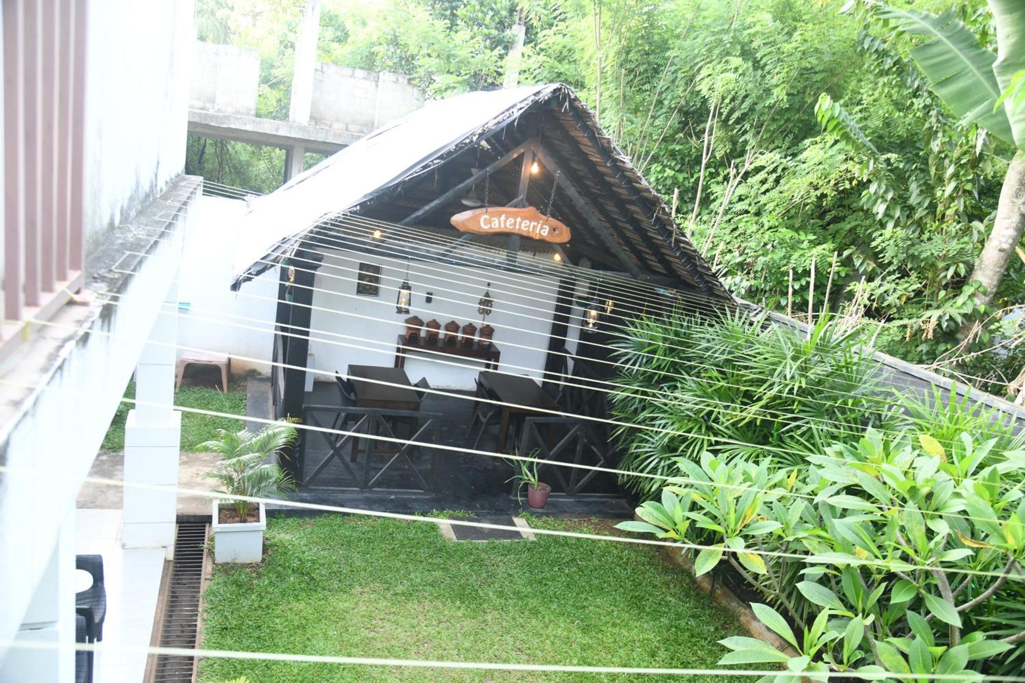 Wild Park Safari Home Stay Udawalawe Bagian luar foto