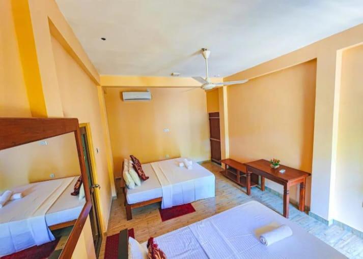Wild Park Safari Home Stay Udawalawe Bagian luar foto