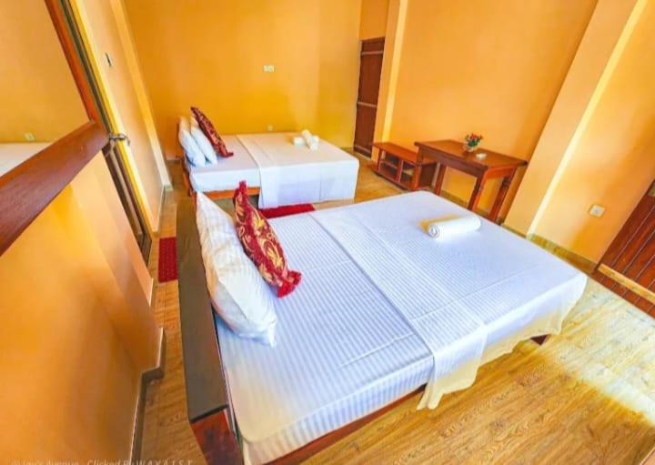 Wild Park Safari Home Stay Udawalawe Bagian luar foto